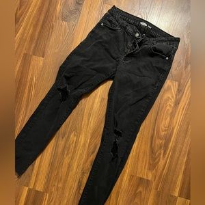 Old Navy Rock Star Black Distressed Jeans size 8